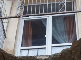 Балкон вместе с людьми рухнул в центре Ростова
