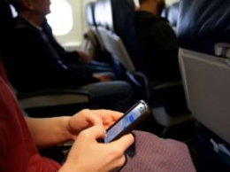 Стал известен реальный эффект от выключения телефонов во время полета
