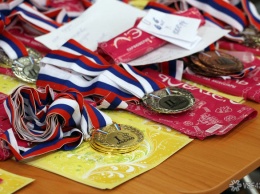 Команда юных гимнасток из Кузбасса завоевала золото на чемпионате СФО