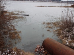 «Водоканал-НТ» обратился в полицию из-за дыры в трубе на Черноисточинском пруду