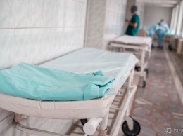 Санитарка умыла пациентку грязной половой тряпкой на Урале