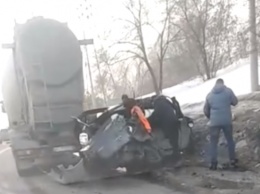 Кемеровчанин погиб в результате столкновения цементовоза и легкового автомобиля