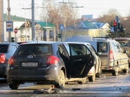 Пять машин столкнулись на перекрестке в центре Петрозаводска. Видео