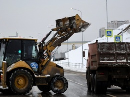 Свердловские дорожные службы из-за снегопадов перешли на усиленный режим