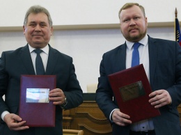 АКЗС и Алтайкрайсовпроф подписали соглашение о сотрудничестве