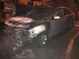В Белгороде ночью сгорела иномарка