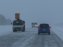Три трассы закрыли в Алтайском крае из-за непогоды