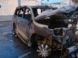 В Екатеринбурге Lexus насмерть сбил пешехода, врезался в столб и загорелся