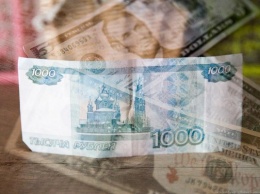 Банкиры предсказывают рост процентных ставок по кредитам из-за падения рубля
