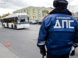 В Екатеринбурге при получении взятки задержаны сотрудники ГИБДД