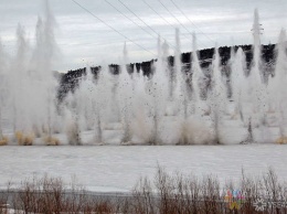 Спасатели собрались взрывать лед на кузбасских реках раньше обычного