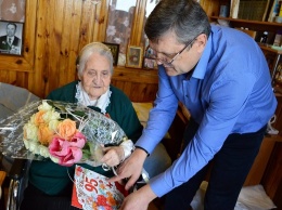 В Гаспре с 95-летием поздравили долгожительницу поселка Ульяну Мартыненко