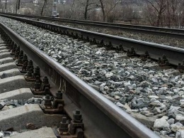 Грузовой поезд сбил 19-летнюю девушку в Барнауле