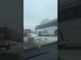 Пассажирский автобус столкнулся с иномаркой в Новокузнецке