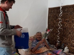 Жительницу поселка Краснокаменка Екатерину Козыреву поздравили с 90-летием