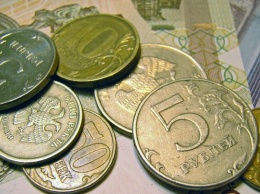 Доходы населения могут снизиться из-за падения курса рубля