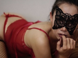 Голландская проститутка начала сбор средств после закрытия борделей на карантин