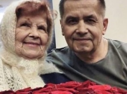Постаревший Николай Расторгуев обнародовал фото с 90-летней мамой