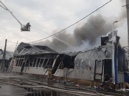Крупный рынок загорелся в Ростовской области