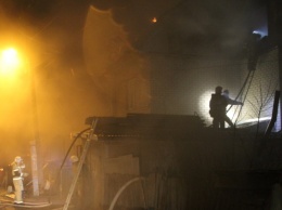 ЧП в центре Барнаула: огонь охватил частные дома
