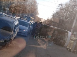 Пьяный водитель спровоцировал в Барнауле столкновение трех автомобилей