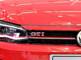 В интернете показали улучшенный хэтчбек Volkswagen Golf GTI 2021 года