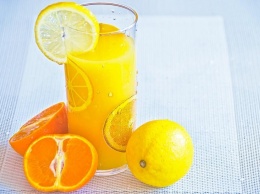 Ученые объяснили, почему витамин C не защитит от COVID-19