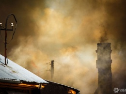 Неисправность печи привела к пожару в частном секторе Прокопьевска