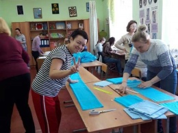 Белгородские учителя шьют защитные маски для полицейских