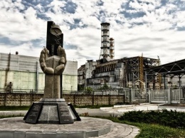 В Чернобыле вторые сутки полыхает пожар, радиация нарастает и превышает нормы в 16 раз