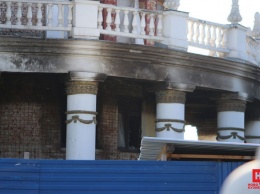 Здание легендарного кинотеатра загорелось в Новокузнецке