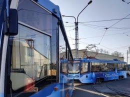 Подаренные Москвой старые трамваи вышли на линию в Кемерове