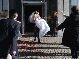 В отделах ЗАГС Калининградской области приостановили торжественную регистрацию брака