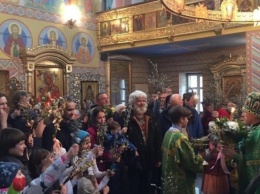 Свердловский губернатор упрекнул верующих, пришедших в храмы в Вербное воскресенье