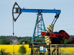 Страны ОПЕК+ договорились сократить добычу нефти, она стала дорожать