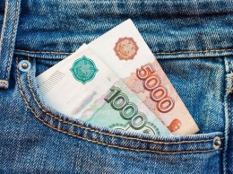 Чиновник из ЕАО незаконно добавил к своей зарплате 150 тысяч рублей