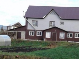 Роскошный дом с личным озером продают в Белокурихе
