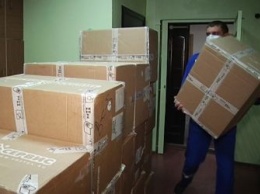 700 защитных комбинезонов завезли в Благовещенск для медиков «скорой»