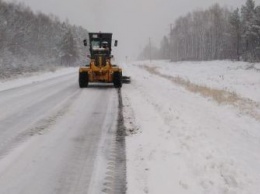Дороги Приамурья чистят от снега более 80 машин