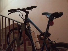 В Старом Осколе подростки украли из многоэтажек 5 велосипедов