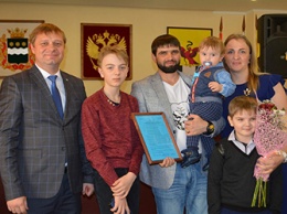 90 молодых семей Приамурья получили сертификаты на жилье