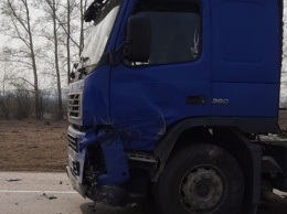 Три автомобиля попали в массовое ДТП на трассе Барнаул-Новосибирск