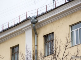 Заведующая "скорой" с коронавирусом выпала из окна в Москве