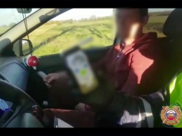 В Гурьевске пьяный сотрудник автомойки попал в ДТП на машине клиента (видео)