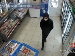 Кузбассовец в противовирусной маске ограбил минимаркет