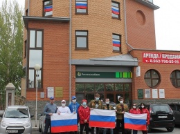 Барнаул присоединился к всероссийской акции «Флаги России. 9 мая»