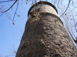 Колодец 100-летней водонапорной башни чистят в Свободном