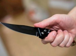 Мужчина размахивал ножами в баре Благовещенска