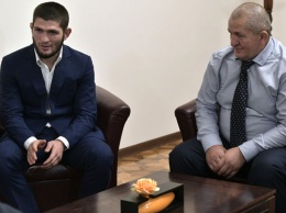 Отец российского чемпиона UFC Нурмагомедова впал в кому