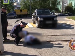 На переходе на ул. Зарайской машина сбила 19-летнюю девушку (фото) (видео)